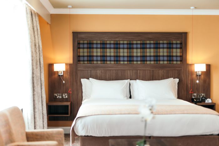 Dillons Hotel