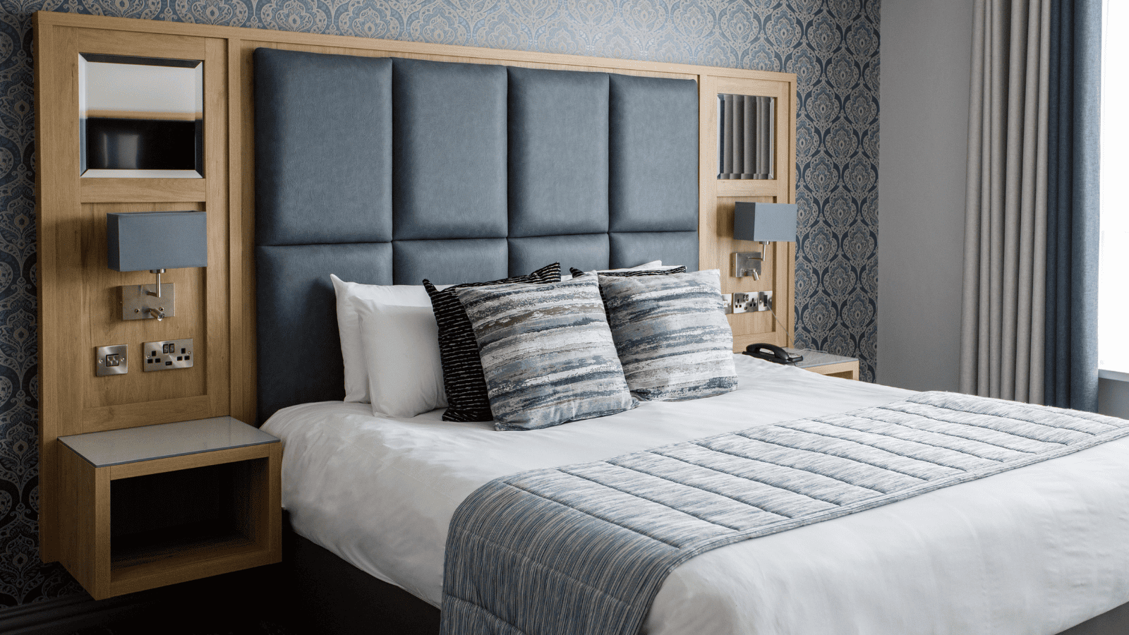 Mount Errigal Hotel